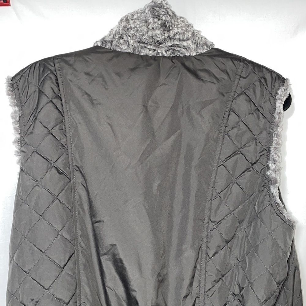 Reversible vest  - Picture 14 of 15